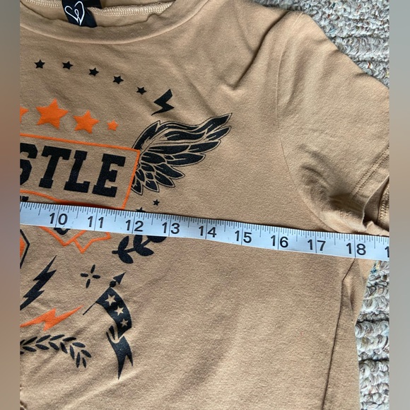 Windsor Hustle Crop Top - Picture 4 of 7